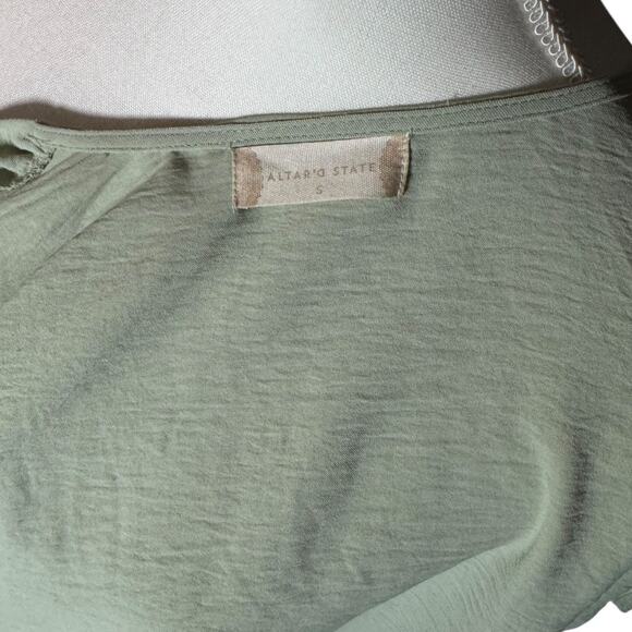 Altar'd State Sage Green Cropped Wrap Blouse with Bubble Sleeves - Size Small - Picture 5 of 6